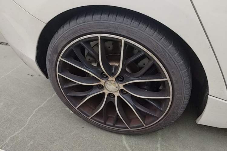 Used BMW 1 Series 2013 Facelifted 118i Leading Edition Right Rear Wheel Hub