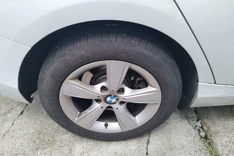 Used BMW 1 Series 2013 Revised 118i Sport Edition Right Rear Wheel Hub