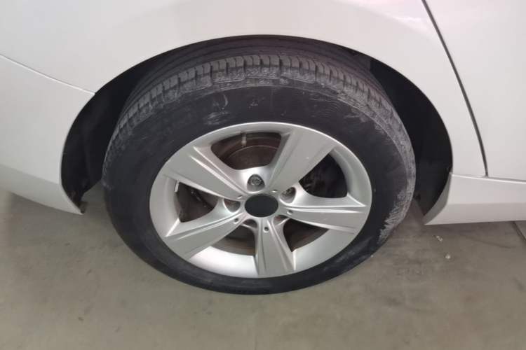 Used BMW 1 Series 2013 Revised 118i Sport Edition Right Rear Wheel Hub