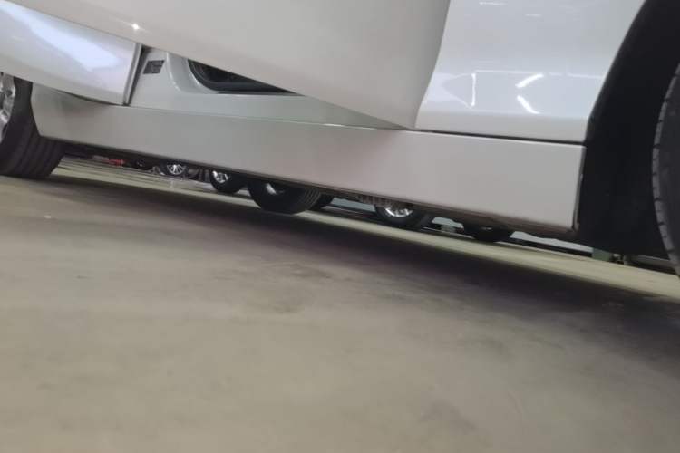 Used BMW 1 Series 2013 Revised 118i Sport Edition Right Side Sill