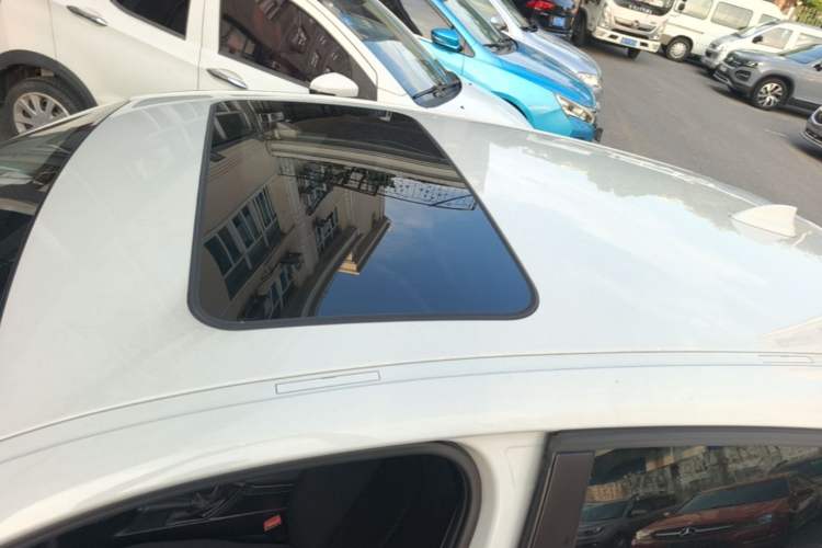Used BMW 1 Series 2013 Facelifted 118i Leading Edition Roof