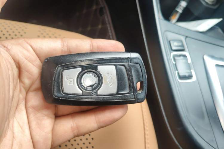 Used BMW 1 Series 2013 Facelifted 118i Leading Edition Vehicle Key