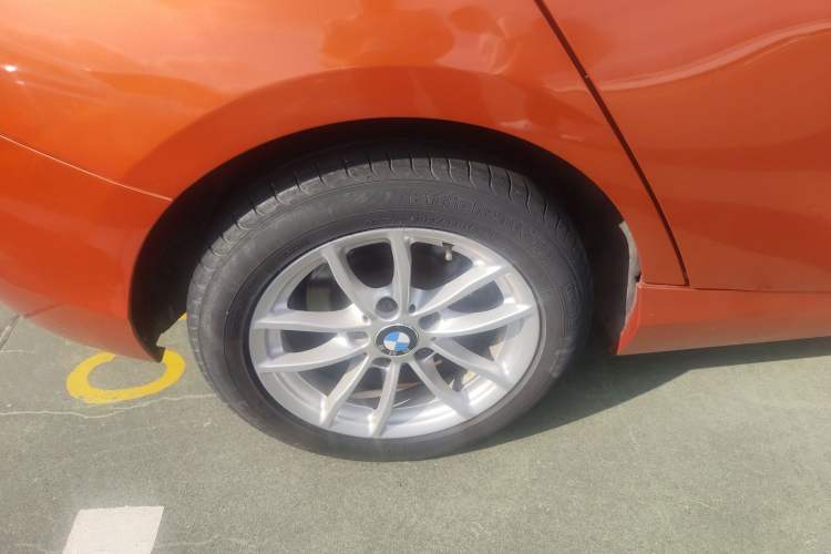 Used BMW 1 Series 2013 Facelifted 118i Leading Edition Exterior 8