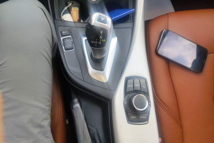 Used BMW 1 Series 2013 Facelifted 118i Leading Edition Gear Lever