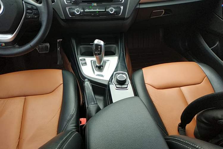 Used BMW 1 Series 2013 Revised 116i Urban Edition Gear Lever
