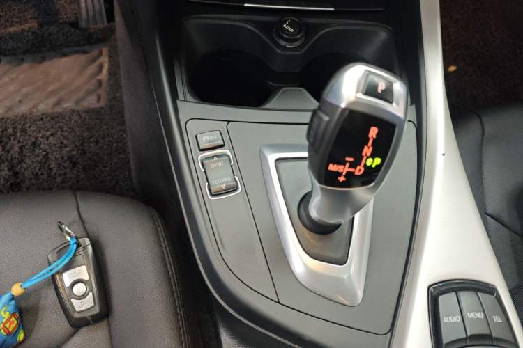 Used BMW 1 Series 2013 Facelifted 118i Leading Edition Gear Lever