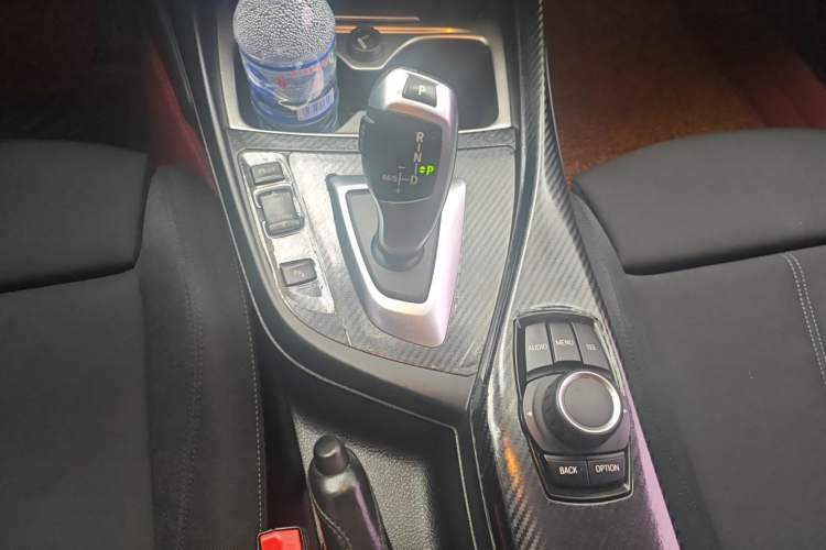 Used BMW 1 Series 2013 Revised 118i Sport Edition Gear Lever