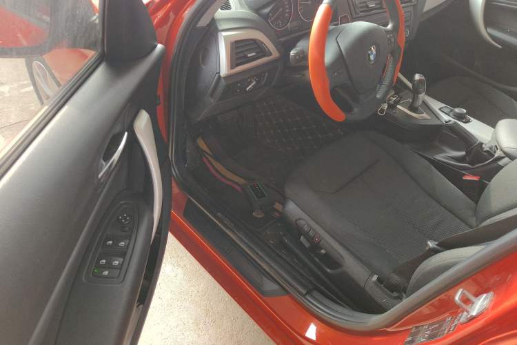 Used BMW 1 Series 2013 Facelifted 118i Leading Edition Interior 3