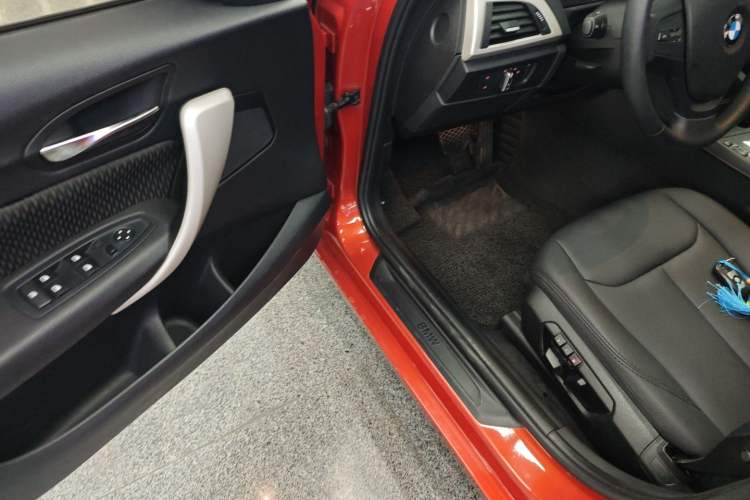 Used BMW 1 Series 2013 Facelifted 118i Leading Edition Interior 3