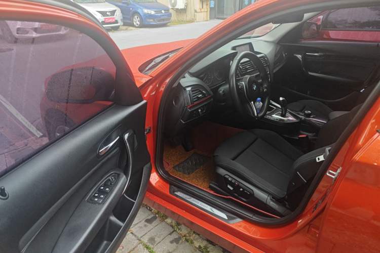 Used BMW 1 Series 2013 Revised 118i Sport Edition Interior 3