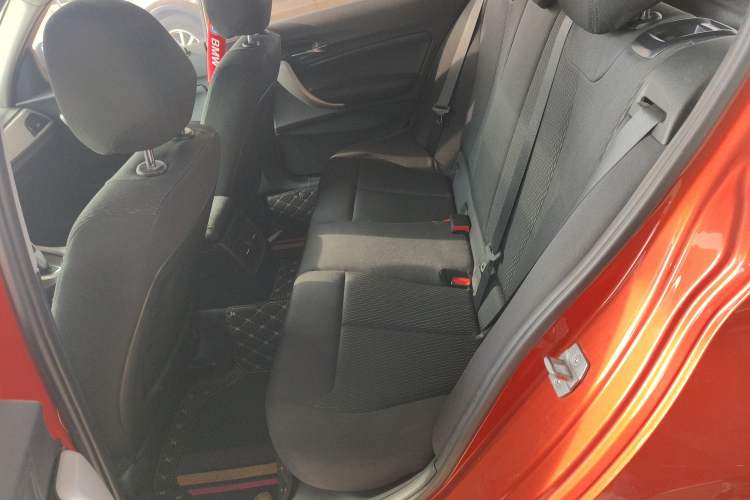 Used BMW 1 Series 2013 Facelifted 118i Leading Edition Interior 4
