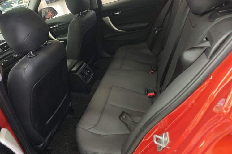 Used BMW 1 Series 2013 Facelifted 118i Leading Edition Interior 4