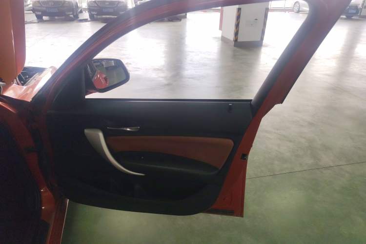 Used BMW 1 Series 2013 Facelifted 118i Leading Edition Interior 5