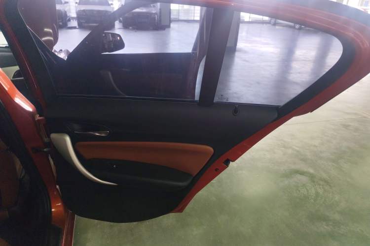 Used BMW 1 Series 2013 Facelifted 118i Leading Edition Interior 6