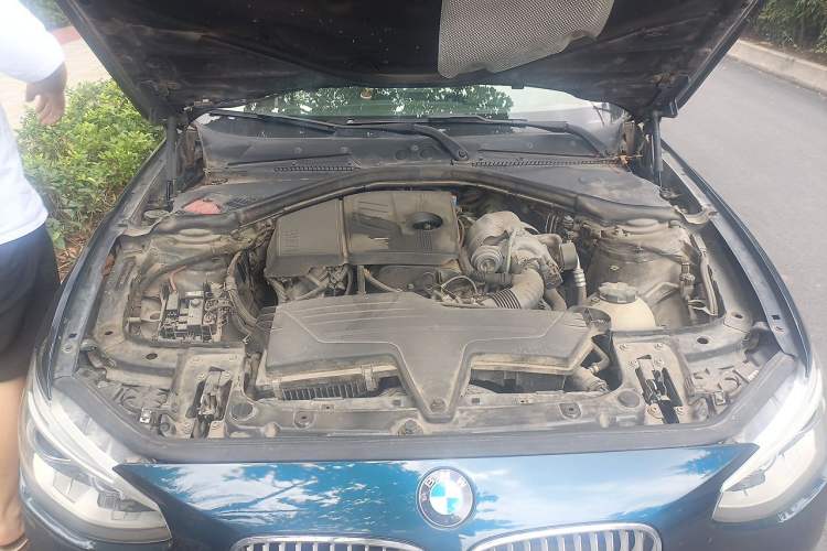 Used BMW 1 Series  Engine Bay