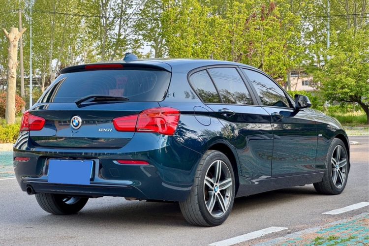 Used BMW 1 Series 2015 120i Sport Design Package Exterior 4