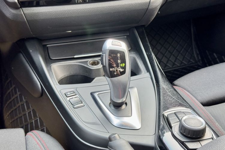 Used BMW 1 Series 2015 120i Sport Design Package Interior 2