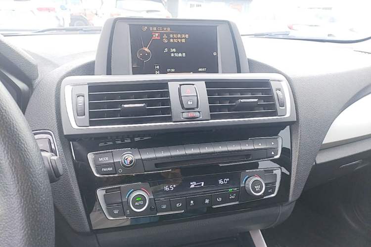 Used BMW 1 Series 2015 120i Leading Model Audio And AC Panel