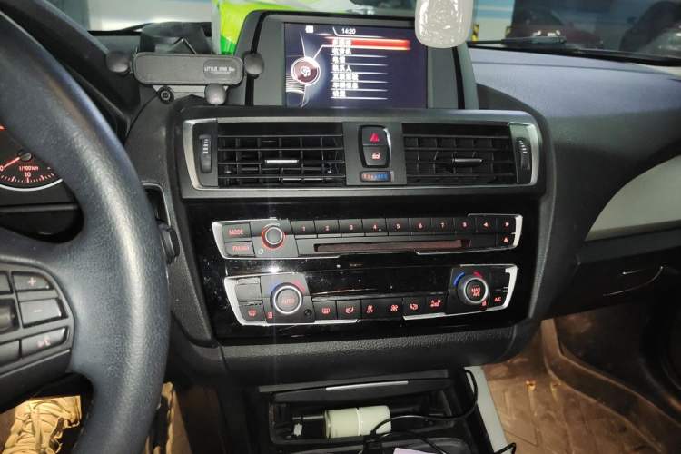 Used BMW 1 Series 2015 120i Leading Model Audio And AC Panel