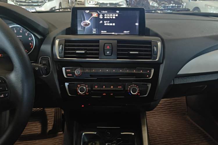 Used BMW 1 Series 2015 118i Leading Model Audio And AC Panel
