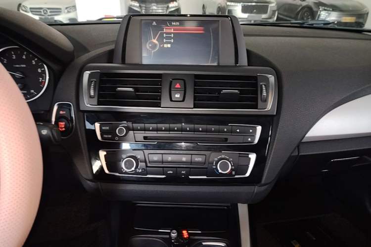 Used BMW 1 Series 2015 118i Leading Model Audio And AC Panel