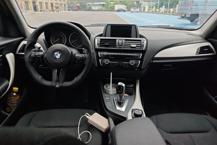 Used BMW 1 Series 2015 120i Sport Design Package Center Console