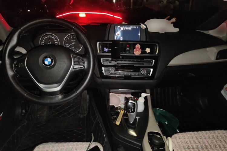 Used BMW 1 Series 2015 120i Leading Model Center Console