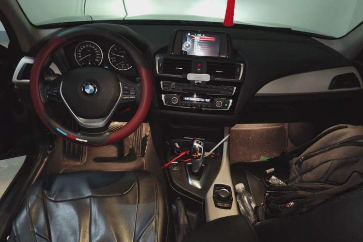 Used BMW 1 Series 2015 120i Leading Model Center Console