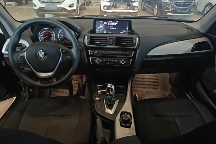 Used BMW 1 Series 2015 118i Leading Model Center Console