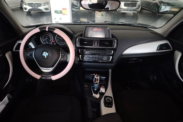 Used BMW 1 Series 2015 118i Leading Model Center Console
