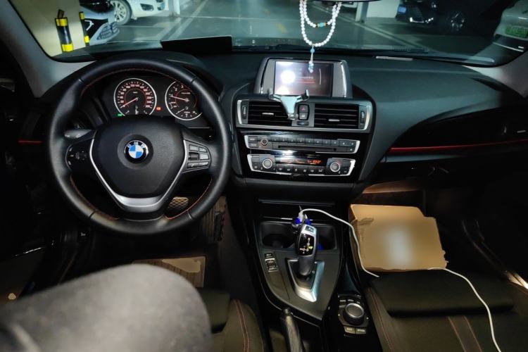 Used BMW 1 Series 2015 120i Sport Design Package Center Console