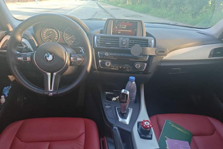 Used BMW 1 Series 2015 120i Leading Model Center Console