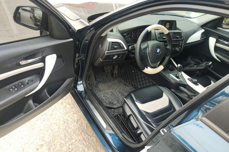 Used BMW 1 Series 2015 118i Urban Design Package Driver Seat