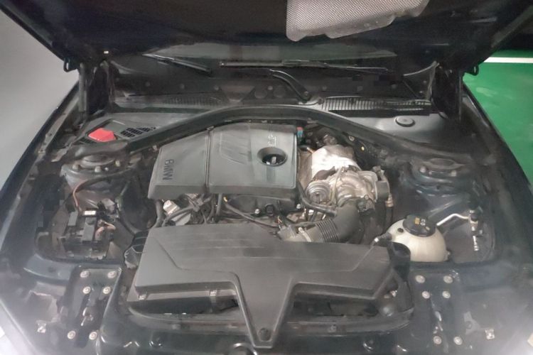 Used BMW 1 Series 2015 118i Leading Model Engine Bay