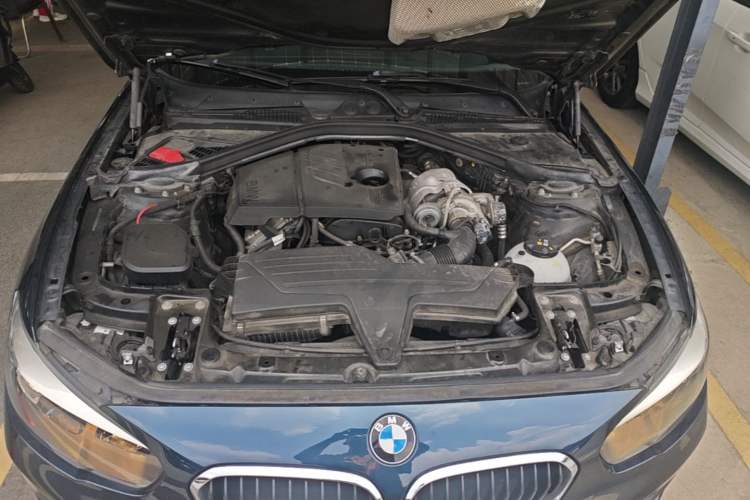 Used BMW 1 Series 2015 118i Leading Model Engine Bay
