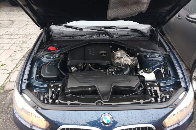 Used BMW 1 Series 2015 118i Leading Model Engine Bay
