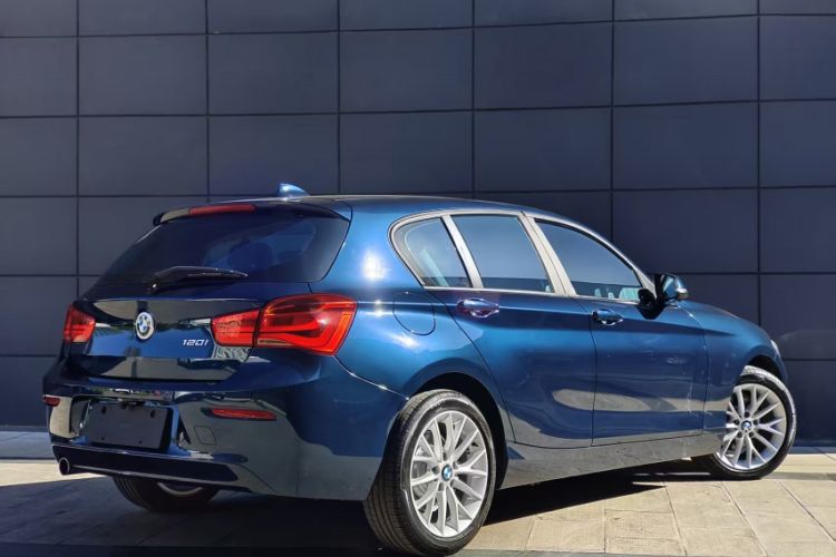 Used BMW 1 Series 2015 120i Leading Model Exterior 1