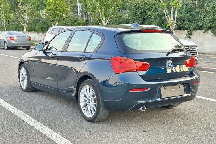 Used BMW 1 Series 2015 120i Leading Model Exterior 3