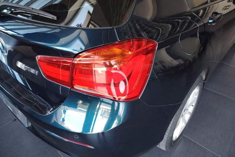Used BMW 1 Series 2015 118i Leading Model Exterior 3