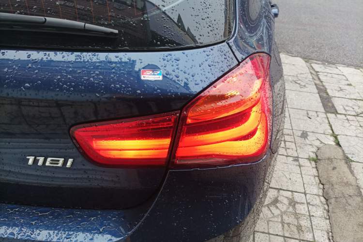 Used BMW 1 Series 2015 118i Leading Model Exterior 3