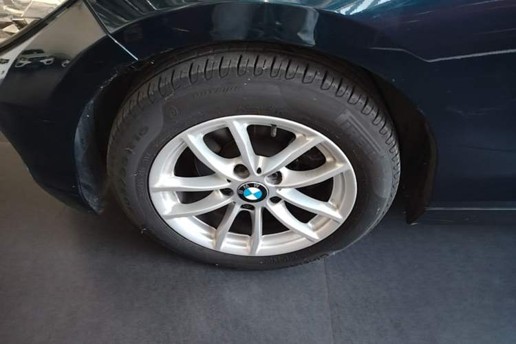 Used BMW 1 Series 2015 118i Leading Model Exterior 4
