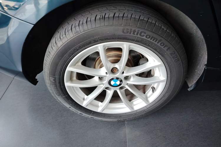 Used BMW 1 Series 2015 118i Leading Model Exterior 5