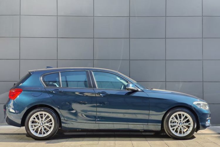 Used BMW 1 Series 2015 120i Leading Model Exterior 5