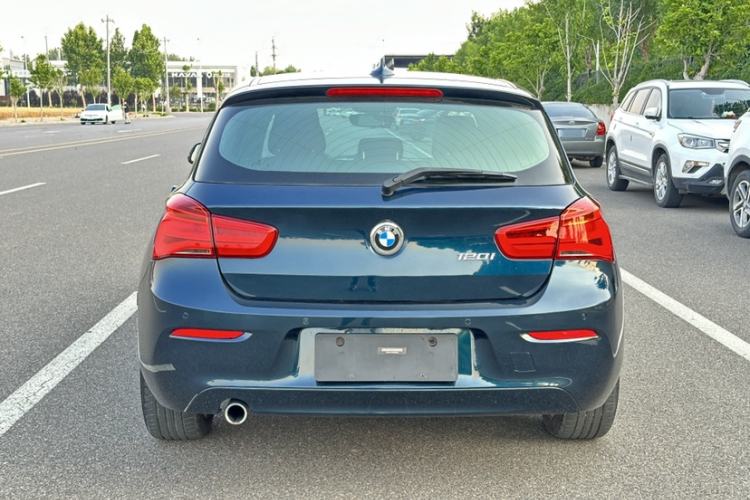 Used BMW 1 Series 2015 120i Leading Model Exterior 6