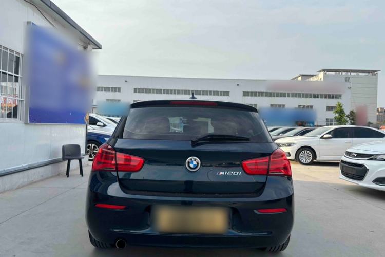 Used BMW 1 Series 2015 120i Leading Model Exterior 6