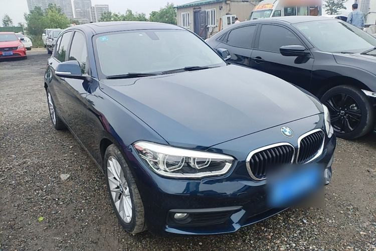 Used BMW 1 Series 2015 120i Leading Model Front Right 45 Deg