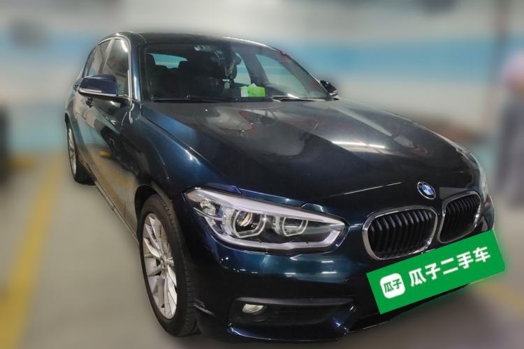 Used BMW 1 Series 2015 120i Leading Model Front Right 45 Deg