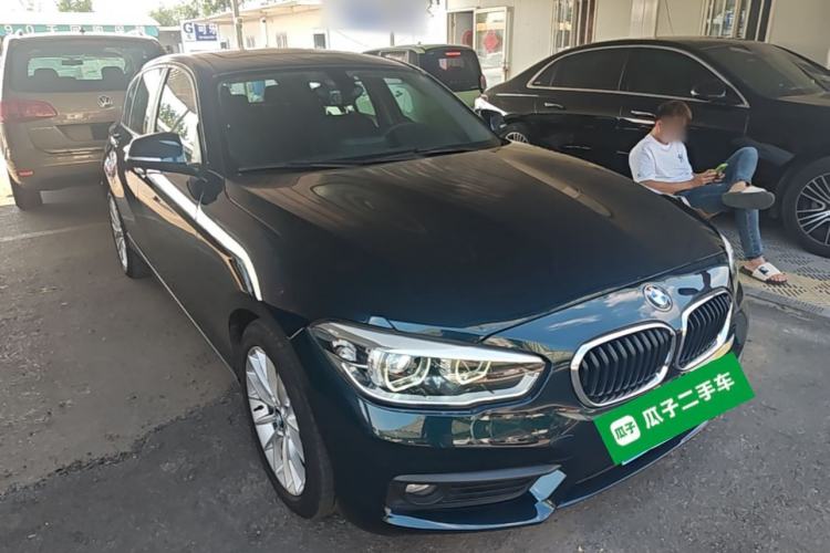 Used BMW 1 Series 2015 120i Leading Model Front Right 45 Deg