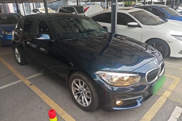Used BMW 1 Series 2015 118i Leading Model Front Right 45 Deg