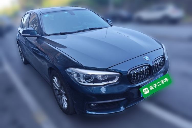 Used BMW 1 Series 2015 120i Leading Model Front Right 45 Deg